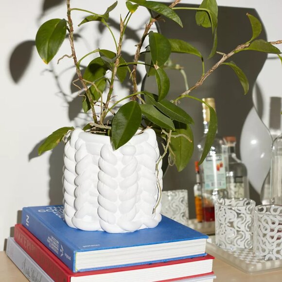 NIB Urban Outfitters Textured White Desk Planter - Picture 4 of 5